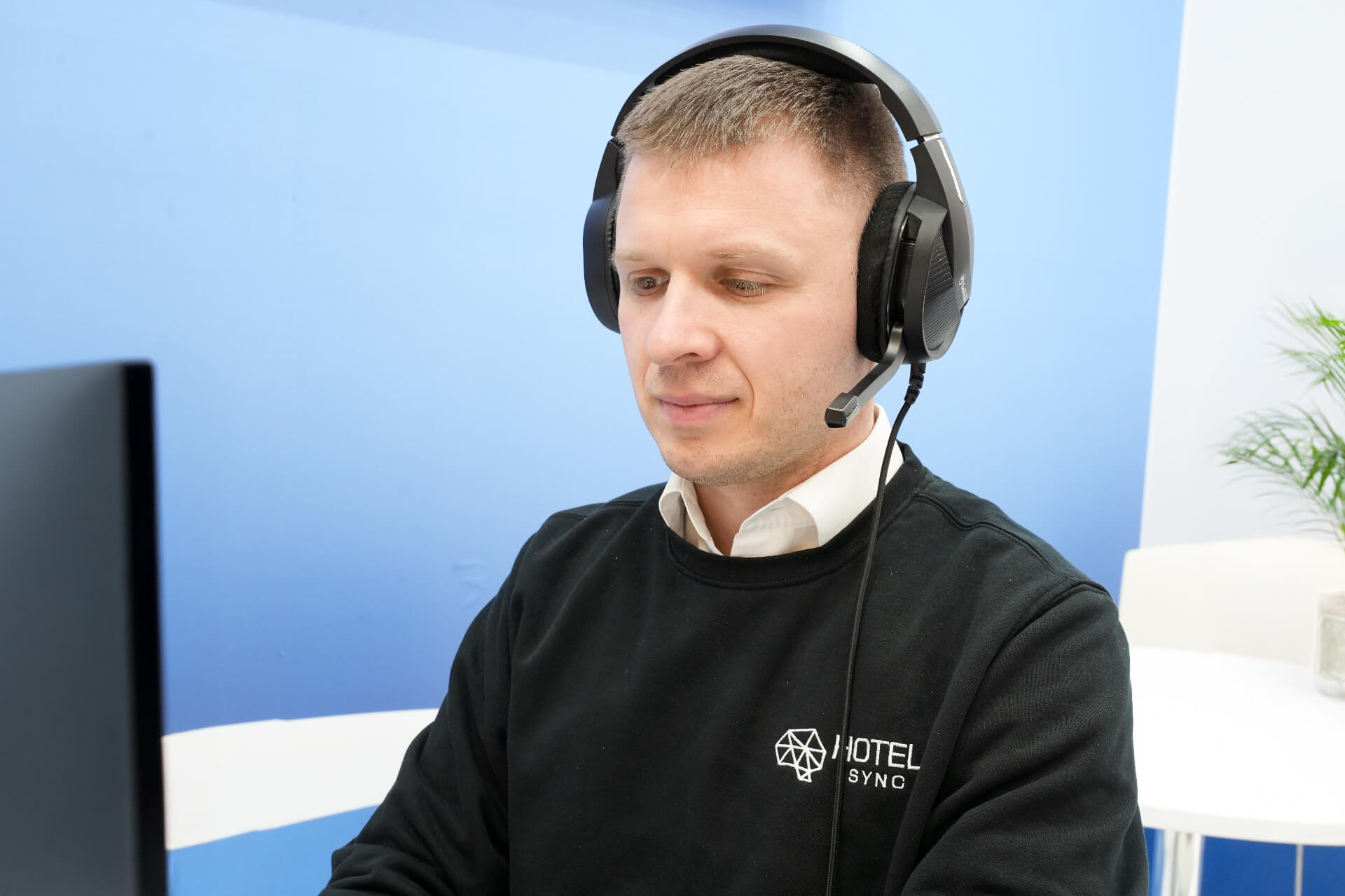 Поддръжка на HotelSync: Zoki в чата